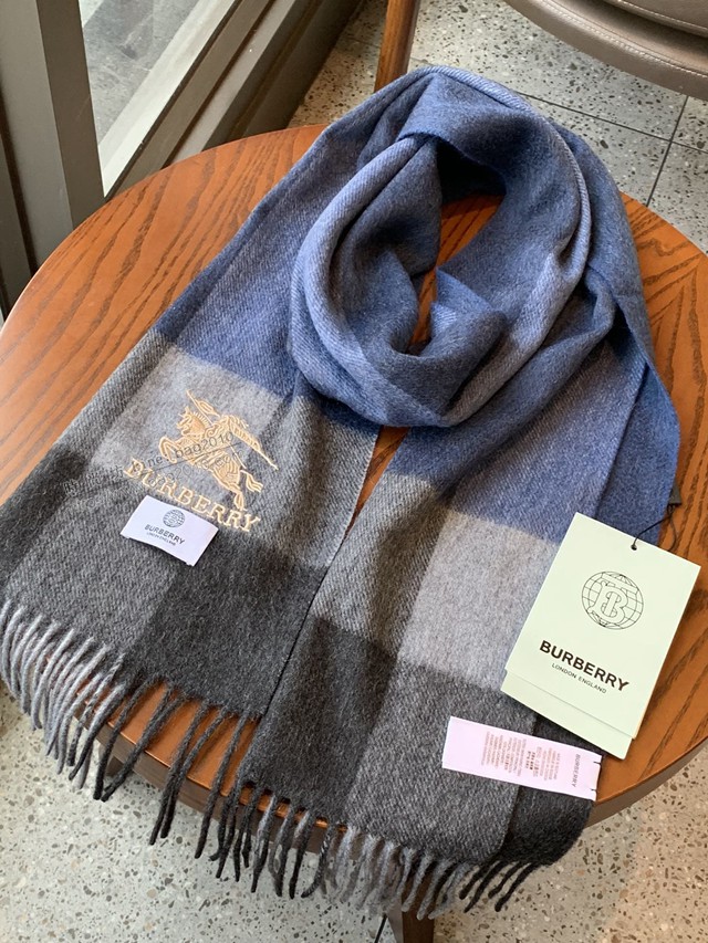 Burberry最新男士雙色純羊絨圍巾 巴寶莉2021新款男士羊絨圍巾  mmj1562